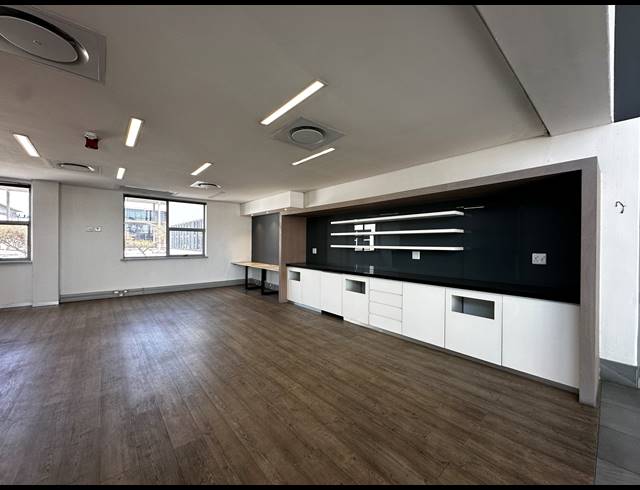 5,301M² OFFICE TO LET IN WOODMEAD